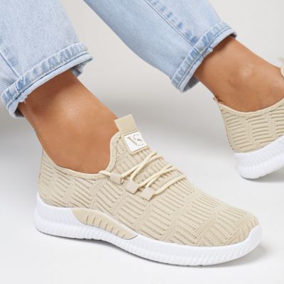 born2be - Buty sportowe damskie na wiosnę ze sklepu: born2be.pl w kategorii: Buty sportowe damskie - zdjęcie 054DCF2-170-2564_114984