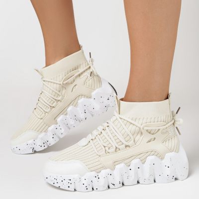 born2be - Buty sportowe damskie wiosenne ze sklepu: born2be.pl w kategorii: Buty sportowe damskie - zdjęcie 054DCF2-170-2564_175431