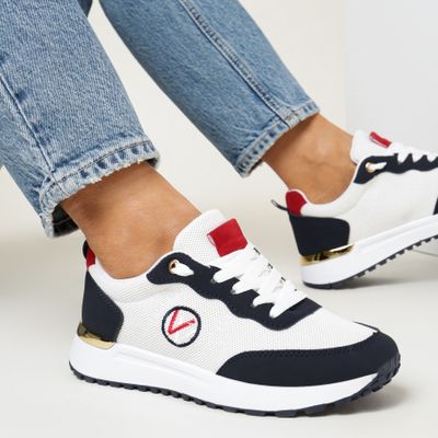 born2be - Buty sportowe damskie wiosenne ze sklepu: born2be.pl w kategorii: Buty sportowe damskie - zdjęcie 054DCF2-170-2564_225862