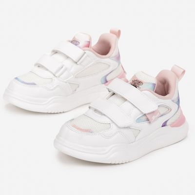 Buty sportowe dziecięce wiosenne born2be ze sklepu: born2be.pl w kategorii: Buty sportowe dziecięce - zdjęcie 054DCF2-170-2564_233378