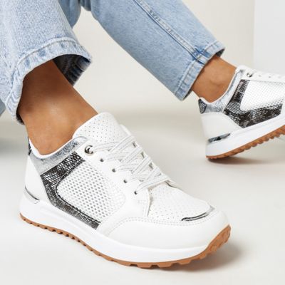 Buty sportowe damskie na wiosnę born2be ze sklepu: born2be.pl w kategorii: Buty sportowe damskie - zdjęcie 054DCF2-170-2564_243271