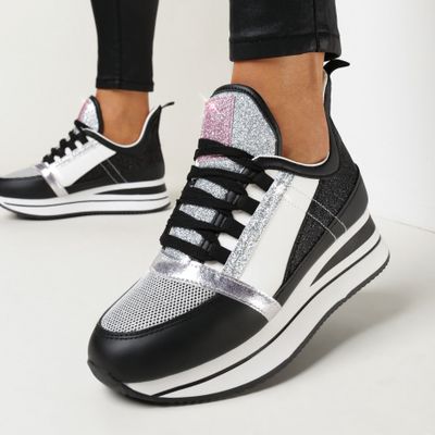 Buty sportowe damskie wiosenne born2be ze sklepu: born2be.pl w kategorii: Buty sportowe damskie - zdjęcie 054DCF2-170-2564_263813