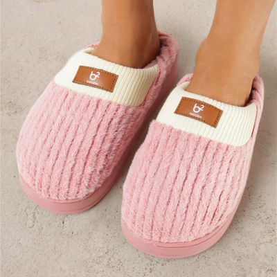 Kapcie damskie na zimę born2be ze sklepu: born2be.pl w kategorii: Kapcie damskie - zdjęcie 054DCF2-170-2564_273848