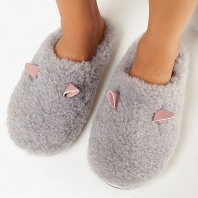 Kapcie damskie na zimę born2be ze sklepu: born2be.pl w kategorii: Kapcie damskie - zdjęcie 054DCF2-170-2564_275860
