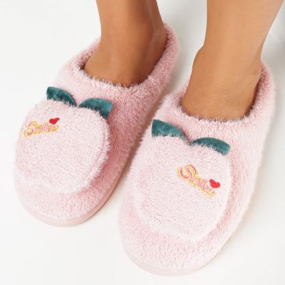 Kapcie damskie na zimę born2be ze sklepu: born2be.pl w kategorii: Kapcie damskie - zdjęcie 054DCF2-170-2564_277712