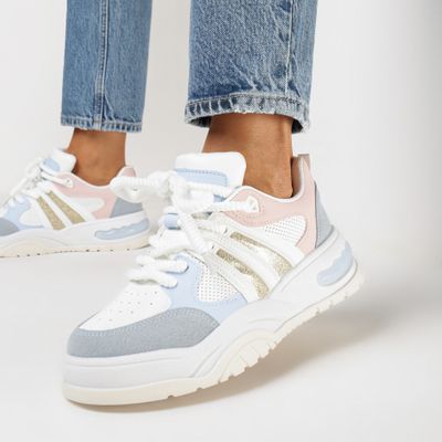 Buty sportowe damskie na wiosnę born2be ze sklepu: born2be.pl w kategorii: Buty sportowe damskie - zdjęcie 054DCF2-170-2564_293501
