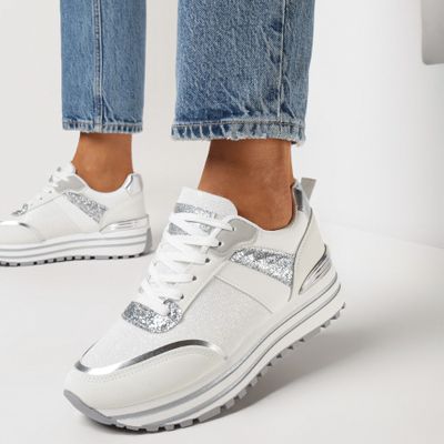 Buty sportowe damskie wiosenne born2be ze sklepu: born2be.pl w kategorii: Buty sportowe damskie - zdjęcie 054DCF2-170-2564_294612
