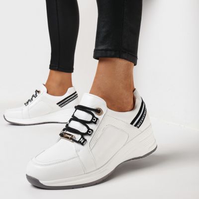Buty sportowe damskie na wiosnę born2be ze sklepu: born2be.pl w kategorii: Buty sportowe damskie - zdjęcie 054DCF2-170-2564_297112