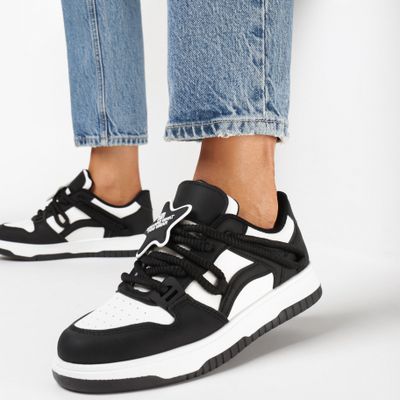 Buty sportowe damskie na wiosnę born2be ze sklepu: born2be.pl w kategorii: Buty sportowe damskie - zdjęcie 054DCF2-170-2564_297174