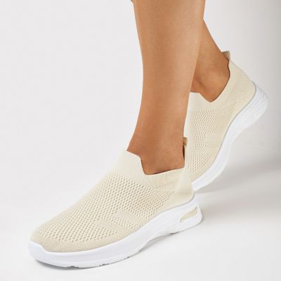 Buty sportowe damskie na wiosnę born2be ze sklepu: born2be.pl w kategorii: Buty sportowe damskie - zdjęcie 054DCF2-170-2564_298025