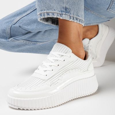 Buty sportowe damskie na wiosnę born2be ze sklepu: born2be.pl w kategorii: Buty sportowe damskie - zdjęcie 054DCF2-170-2564_299812
