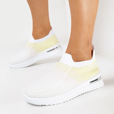 Buty sportowe damskie na wiosnę born2be ze sklepu: born2be.pl w kategorii: Buty sportowe damskie - zdjęcie 054DCF2-170-2564_301522