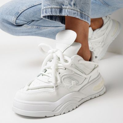born2be - Buty sportowe damskie na wiosnę ze sklepu: born2be.pl w kategorii: Buty sportowe damskie - zdjęcie 054DCF2-170-2564_302410