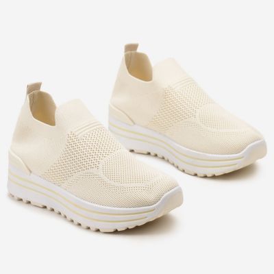 Buty sportowe damskie na wiosnę born2be ze sklepu: born2be.pl w kategorii: Buty sportowe damskie - zdjęcie 054DCF2-170-2564_313164