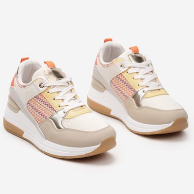 Buty sportowe damskie wiosenne born2be ze sklepu: born2be.pl w kategorii: Buty sportowe damskie - zdjęcie 054DCF2-170-2564_315516