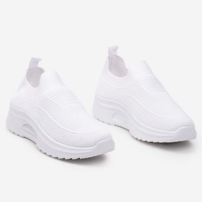 born2be - Buty sportowe damskie wiosenne ze sklepu: born2be.pl w kategorii: Buty sportowe damskie - zdjęcie 054DCF2-170-2564_322459