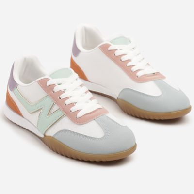Buty sportowe damskie na wiosnę born2be ze sklepu: born2be.pl w kategorii: Buty sportowe damskie - zdjęcie 054DCF2-170-2564_369282