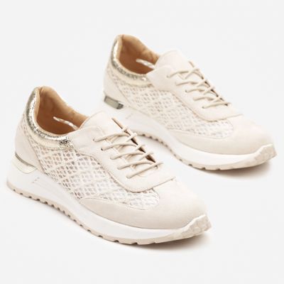 Buty sportowe damskie na wiosnę born2be ze sklepu: born2be.pl w kategorii: Buty sportowe damskie - zdjęcie 054DCF2-170-2564_374561