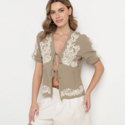 Bluzka damska w stylu boho na wiosnę born2be ze sklepu: born2be.pl w kategorii: Bluzki damskie - zdjęcie 054DCF2-170-2564_387835