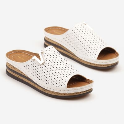 Klapki damskie na lato born2be ze sklepu: born2be.pl w kategorii: Klapki damskie - zdjęcie 054DCF2-170-2564_390264