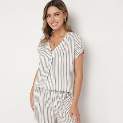 born2be - Bluzka damska casual wiosenna ze sklepu: born2be.pl w kategorii: Bluzki damskie - zdjęcie 054DCF2-170-2564_395663
