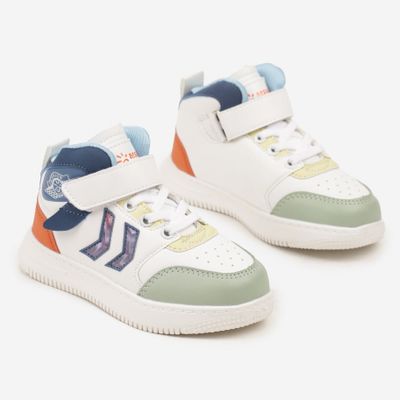 Buty sportowe dziecięce na wiosnę born2be ze sklepu: born2be.pl w kategorii: Buty sportowe dziecięce - zdjęcie 054DCF2-170-2564_397417