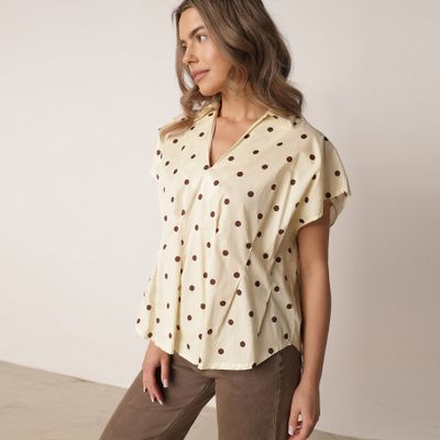 Bluzka damska na wiosnę casual born2be ze sklepu: born2be.pl w kategorii: Bluzki damskie - zdjęcie 054DCF2-170-2564_407166