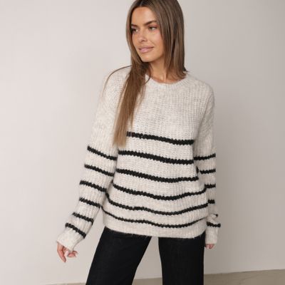 Sweter damski na zimę born2be ze sklepu: born2be.pl w kategorii: Swetry damskie