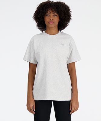 Bluzka damska na wiosnę w sportowym stylu New Balance ze sklepu: New Balance Poland w kategorii: Bluzki damskie - zdjęcie 08F3FC-30B-10813_3212325