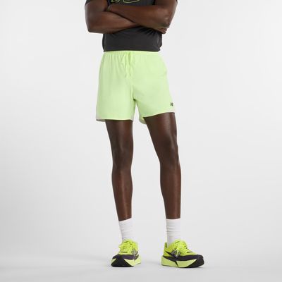 Spodenki męskie w sportowym stylu New Balance ze sklepu: New Balance Poland w kategorii: Spodenki męskie - zdjęcie 08F3FC-30B-10813_3216357