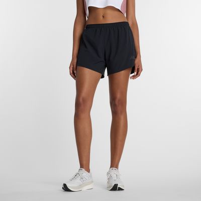 Szorty w sportowym stylu New Balance ze sklepu: New Balance Poland w kategorii: Szorty - zdjęcie 08F3FC-30B-10813_3217390