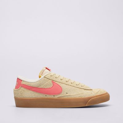 Trampki damskie wiosenne Nike ze sklepu: 50style.pl w kategorii: Trampki damskie - zdjęcie 110026D-FE4-6238_FQ8060-700