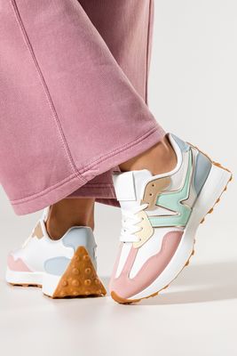 Buty sportowe damskie na wiosnę Carla ze sklepu: Casu w kategorii: Buty sportowe damskie - zdjęcie 24A59D3-E8C-2480_103759