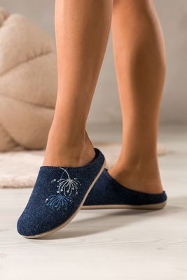 Inblu - Kapcie damskie na zimę ze sklepu: Casu w kategorii: Kapcie damskie - zdjęcie 24A59D3-E8C-2480_104844
