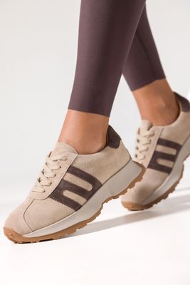 Buty sportowe damskie Carla ze sklepu: Casu w kategorii: Buty sportowe damskie - zdjęcie 24A59D3-E8C-2480_105837