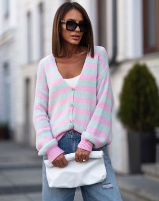 Sweter damski ze sklepu: forseti.net.pl w kategorii: Swetry damskie - zdjęcie 34401A5-EEA-4239_7083