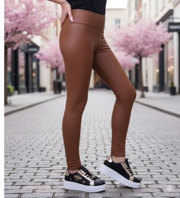 Spodnie damskie na wiosnę ze sklepu: Pantofelek24.pl w kategorii: Spodnie damskie - zdjęcie 36E097C-33F-2866_33709