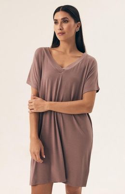 Koszula nocna elegancka bez wzorów Henderson Ladies ze sklepu: intimiti.pl w kategorii: Koszule nocne - zdjęcie 3B4B001-93A-4736_246120