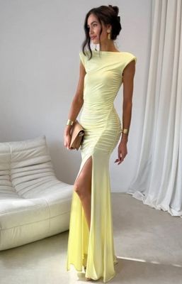 Sukienka z odkrytymi ramionami elegancka Roco ze sklepu: intimiti.pl w kategorii: Sukienki - zdjęcie 3B4B001-93A-4736_256554