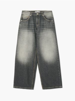 Jeansy damskie w miejskim stylu ze sklepu: Cropp w kategorii: Jeansy damskie - zdjęcie 4198BBB-532-6969_017KA-90J