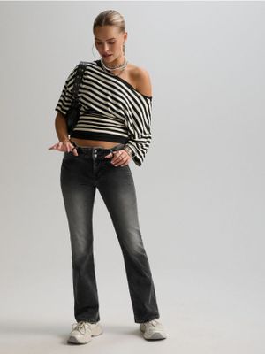 Jeansy damskie w miejskim stylu na wiosnę ze sklepu: Cropp w kategorii: Jeansy damskie - zdjęcie 4198BBB-532-6969_019KA-90M