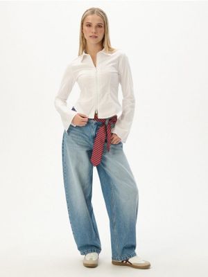 Jeansy damskie w miejskim stylu ze sklepu: Cropp w kategorii: Jeansy damskie - zdjęcie 4198BBB-532-6969_021KA-50J