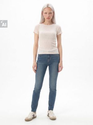 Jeansy damskie casual ze sklepu: Cropp w kategorii: Jeansy damskie - zdjęcie 4198BBB-532-6969_027KA-55J