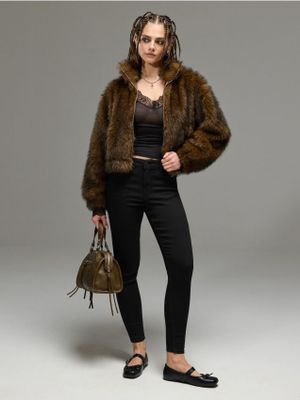 Jeansy damskie casual ze sklepu: Cropp w kategorii: Jeansy damskie - zdjęcie 4198BBB-532-6969_027KA-99J