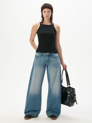 Jeansy damskie w miejskim stylu ze sklepu: Cropp w kategorii: Jeansy damskie - zdjęcie 4198BBB-532-6969_042KA-55J