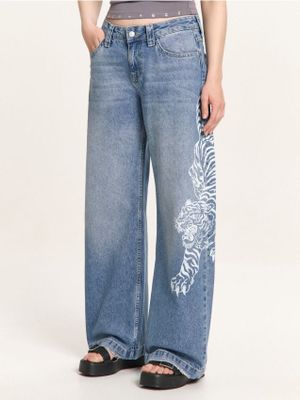 Jeansy damskie wiosenne ze sklepu: Cropp w kategorii: Jeansy damskie - zdjęcie 4198BBB-532-6969_058KA-55J