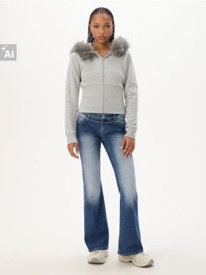 Jeansy damskie na wiosnę ze sklepu: Cropp w kategorii: Jeansy damskie - zdjęcie 4198BBB-532-6969_064KA-55J