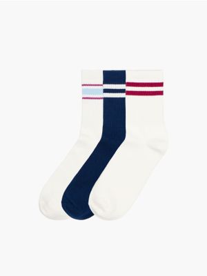Skarpetki damskie casual ze sklepu: Cropp w kategorii: Skarpetki damskie - zdjęcie 4198BBB-532-6969_111FY-MLC