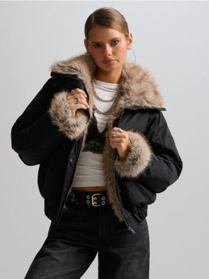 Kurtka damska ze sklepu: Cropp w kategorii: Kurtki damskie - zdjęcie 4198BBB-532-6969_154KA-99X