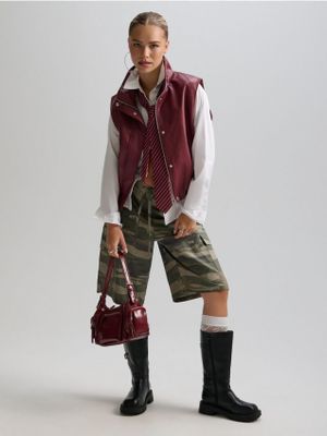 Kamizelka damska casual ze sklepu: Cropp w kategorii: Kamizelki damskie - zdjęcie 4198BBB-532-6969_210KA-93X